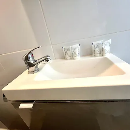 Magnifique Cosy Studette Renove Hyper Centre Wifi Tram דירה *